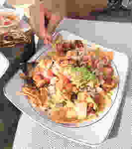 poolside eats: shrimp nachos - unico 20 87 // sunnyinjune.com