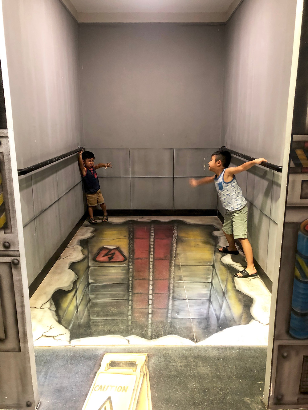 we visited the Illusion Museum in Golden City Batam // sunnyinjune.com