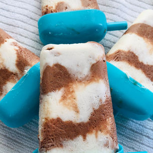 Vanilla Pudding Pops / Chocolate Pudding Pops