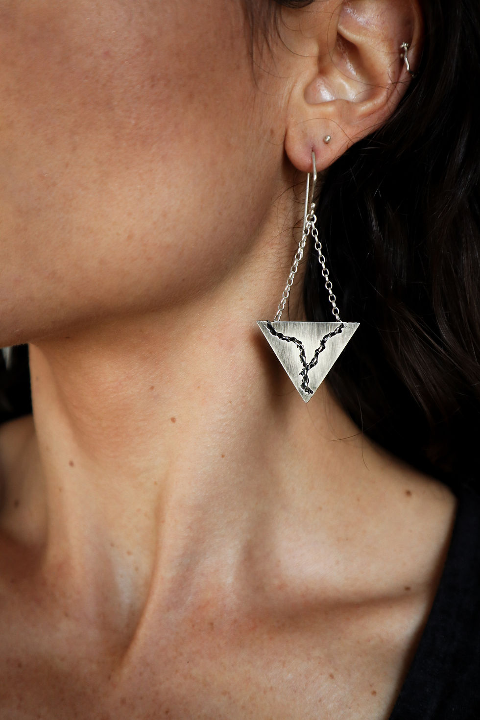 Thumbnail: Captured Silence / Sterling Silver Captured Chain Earrings