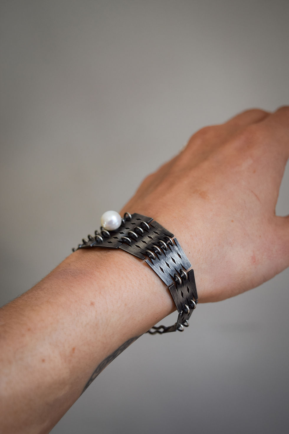 Thumbnail: Second Impressions Convertible Bracelet/Necklace / Freshwater Pearl & Silver