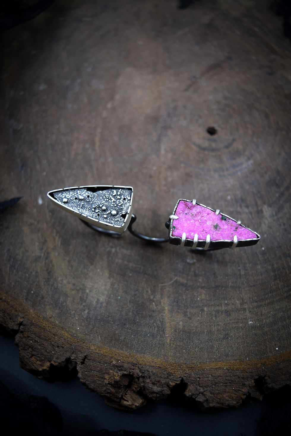 Thumbnail: Sharp Reflections / Cobalto Calcite & Sterling Silver Double Ring