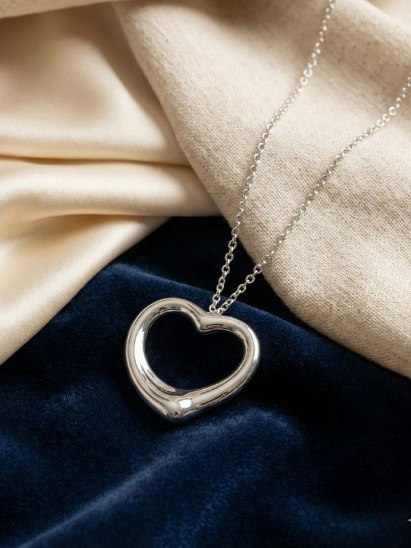 Thumbnail: Pure Heart – Saf Kalp Temalı 316L Çelik Kadın Şık Kolye Gümüş Renk