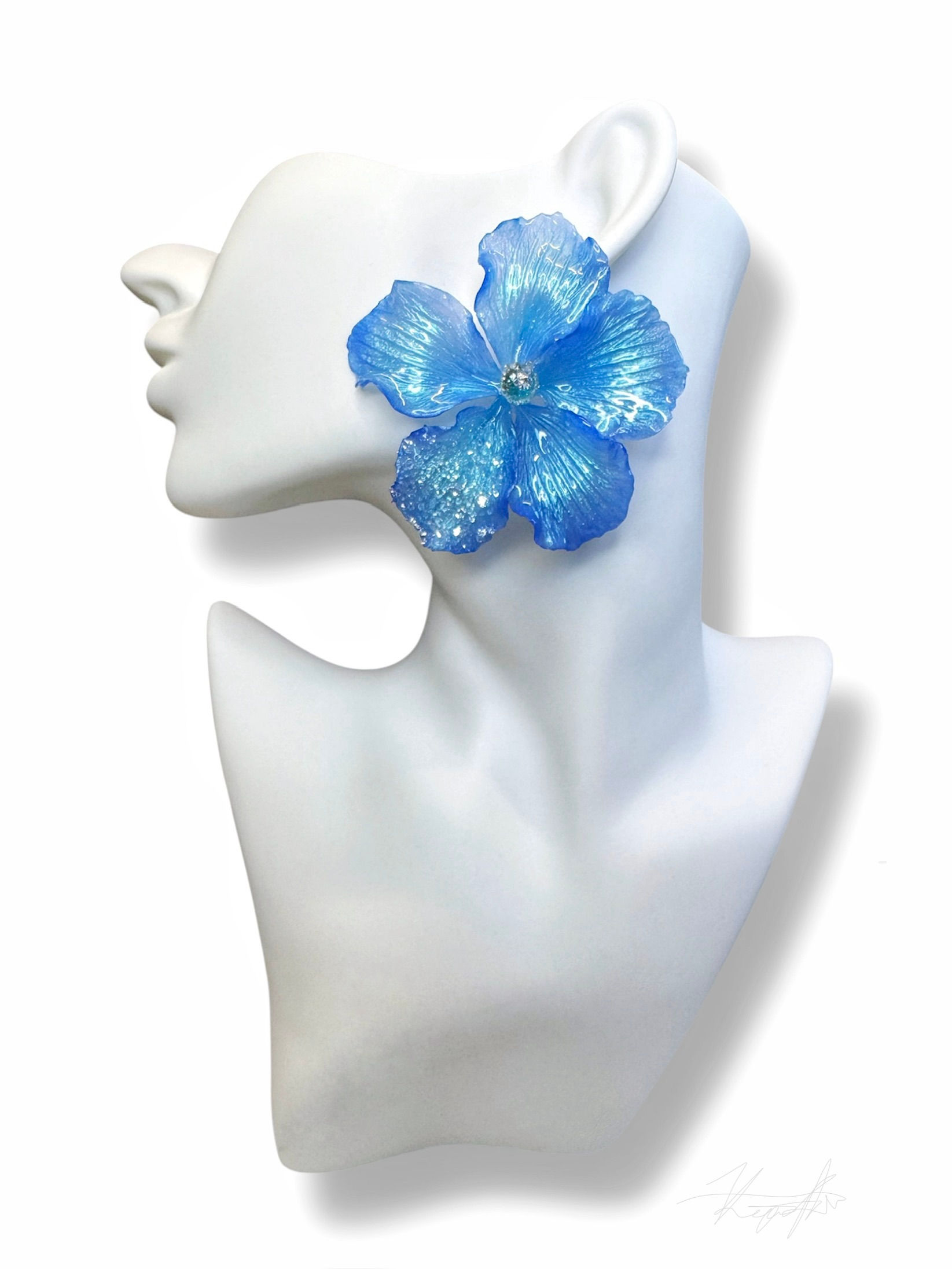 ELECTRIC WHISPER - SCULPTURAL EARRINGS