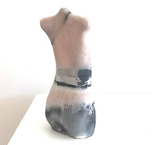 bw female saggar.jpg