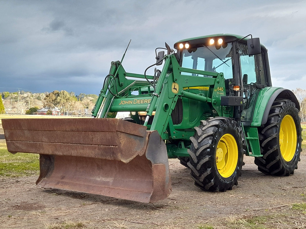 John Deere 6120 4WD Cab Tractor Loader with 4in1 Bucket 3378 hrs