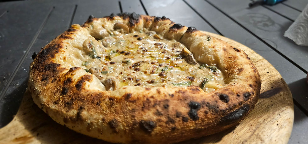 פיצה נפוליטנית קלאסית