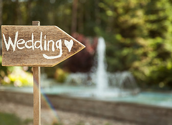Holzschild 'Wedding' mit Herz