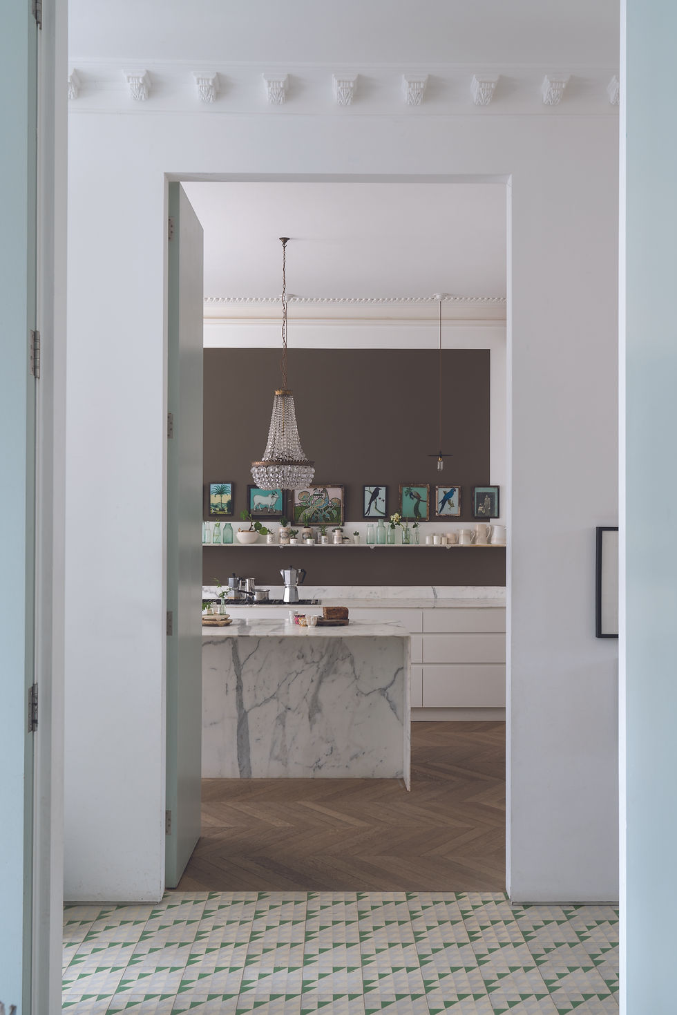 Thumbnail: Farrow and Ball pale powder No 204