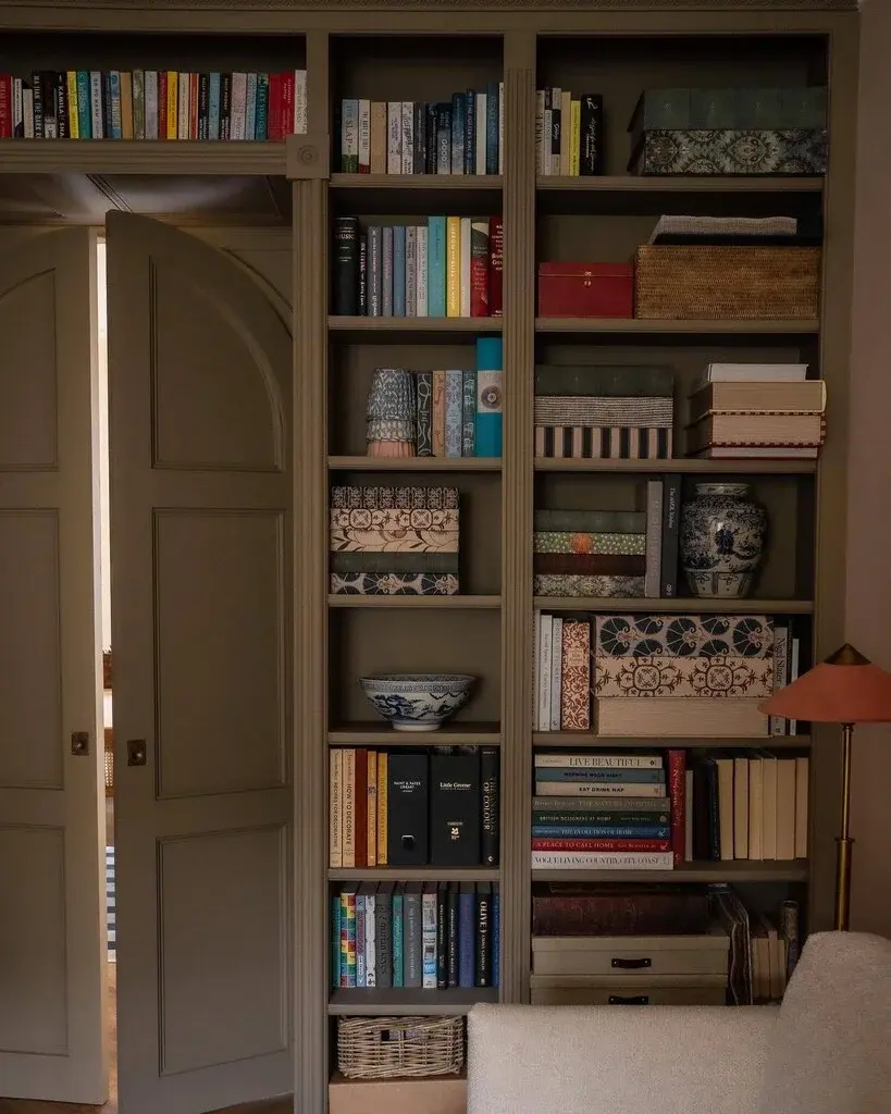 Thumbnail: Farrow and ball Mouses back no 40