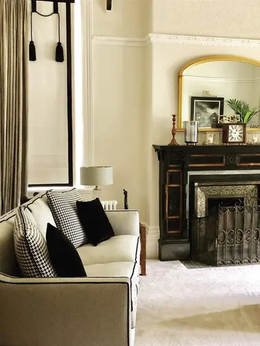 A shop in Cornwall selling a wide range of wallpapers and paints, based in Wadebridge, Cornwall, open seven days a week with delivery services
