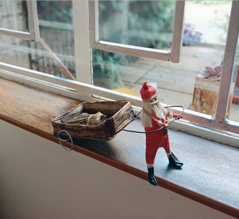 縮圖：Santa With Gifts | African Santa