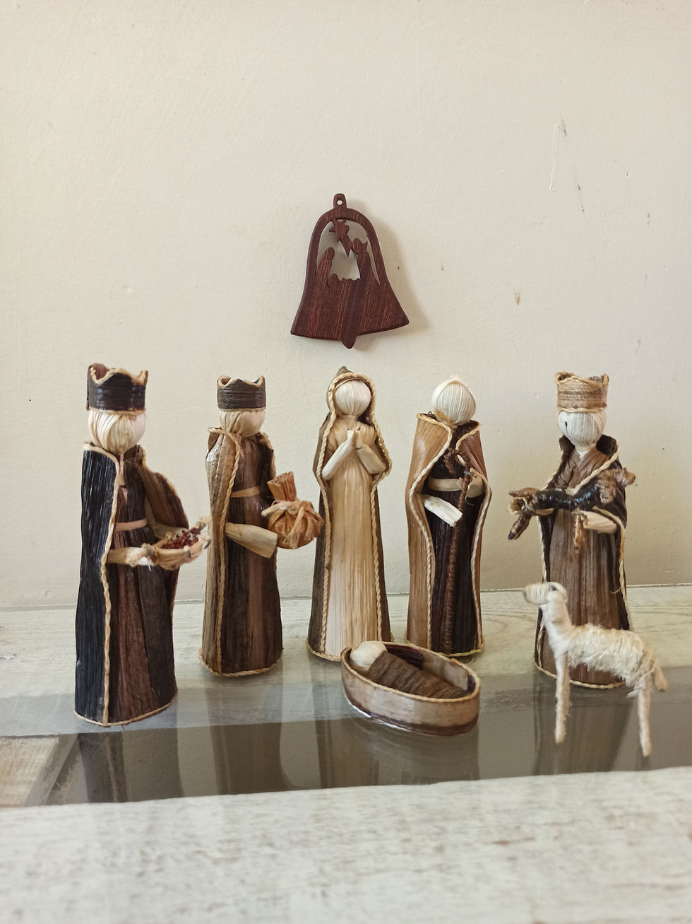 サムネイル： Nativity Set Banana Leaves
