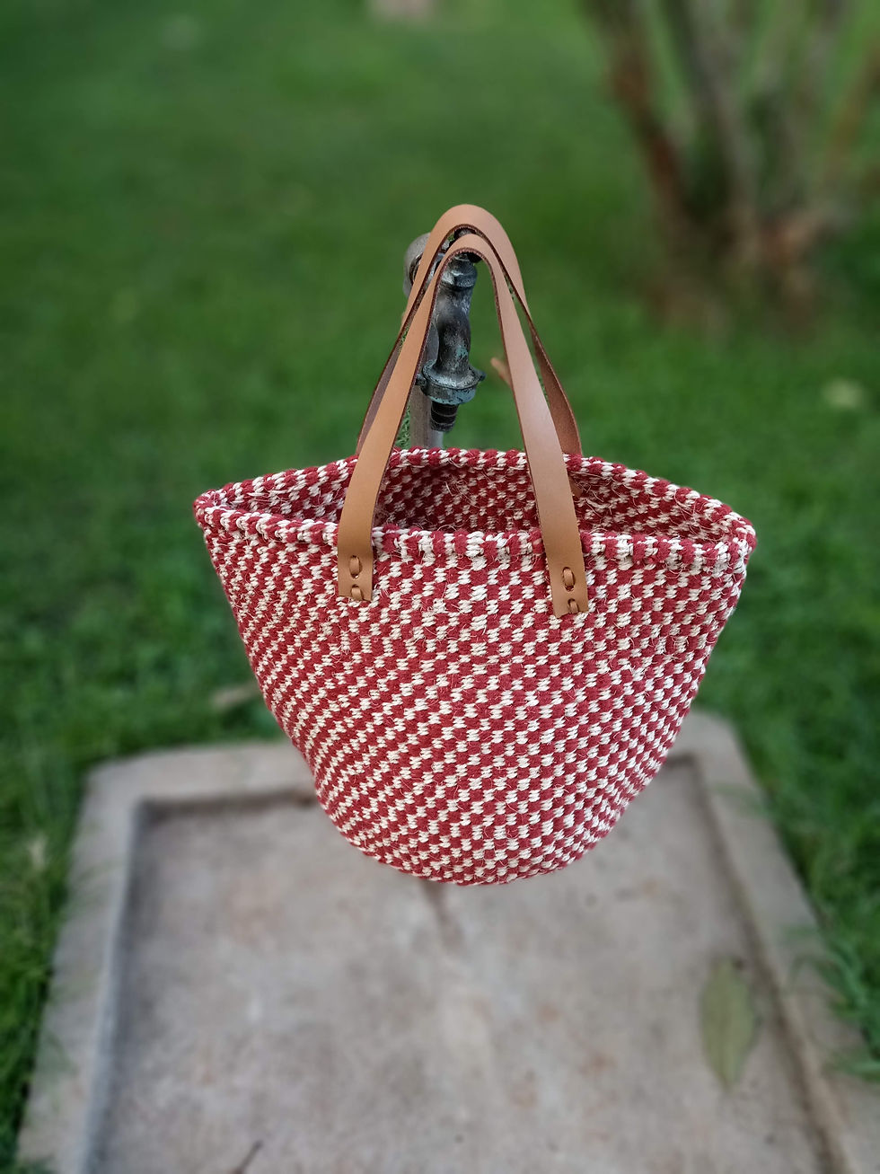 Pikkukuva: red handwoven basket
