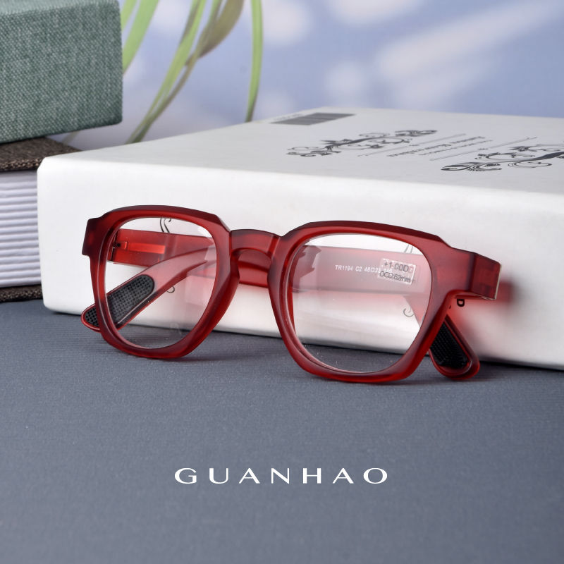 Thumbnail: Guanhao Brand Women's Presbyopia Glasses Vintage Round Frame Clear Glass