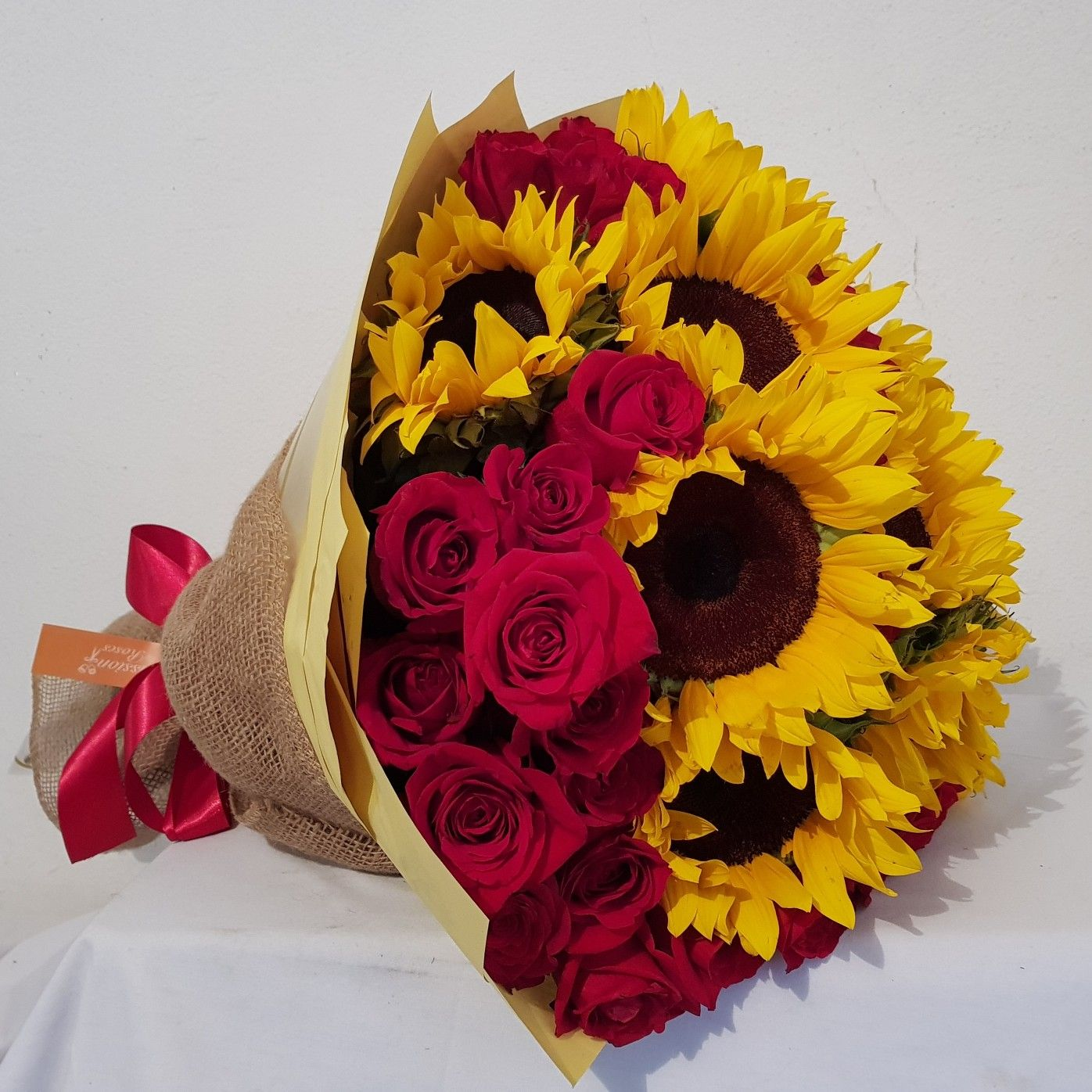 Bouquet de rosas y girasoles DURANGO