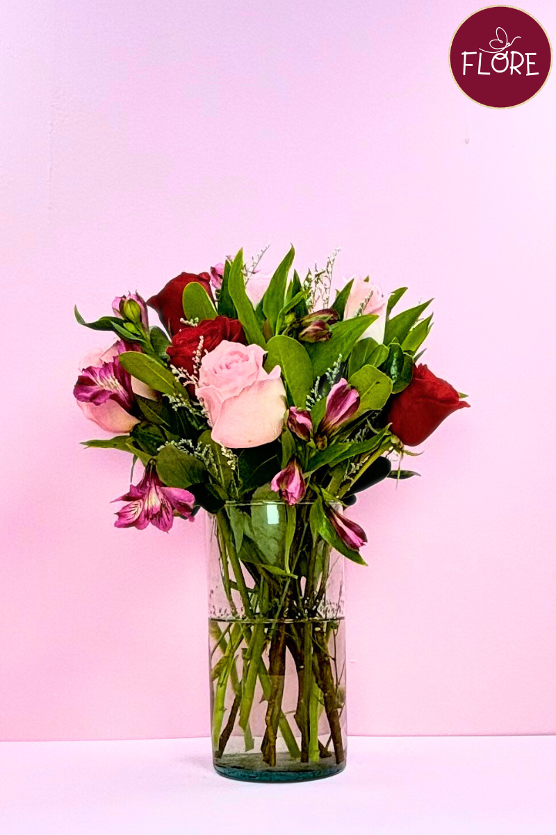 Rosas en jarrón amalia