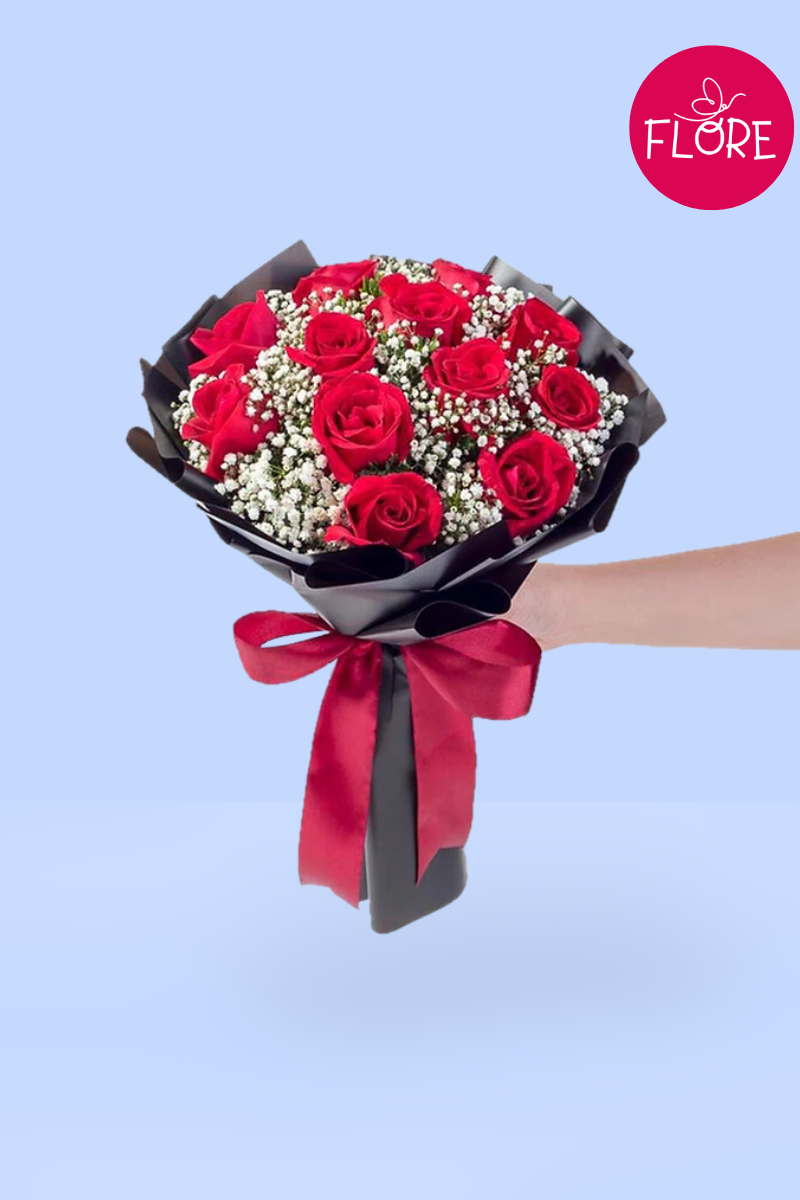 12 rosas y gypsophilia