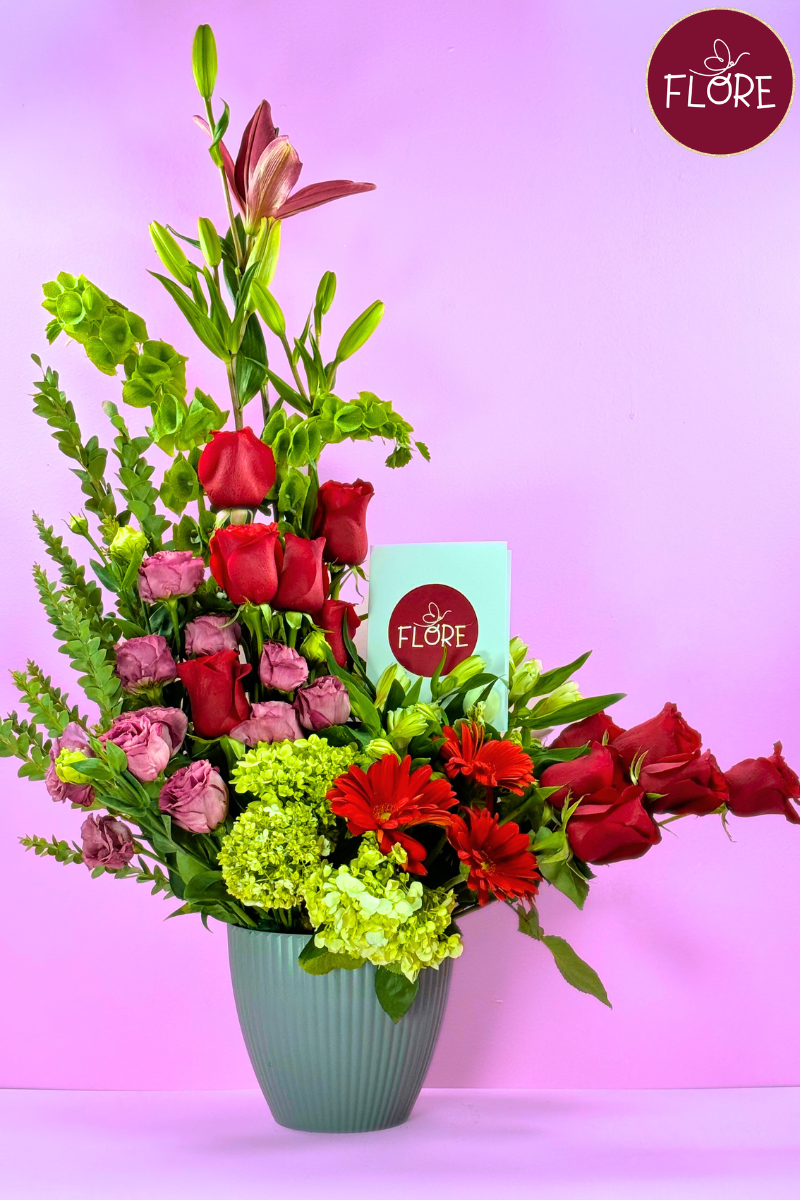 Rosas rojas en arreglo
