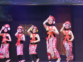 Penampilan tari kreasi