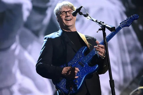 STEVE MILLER