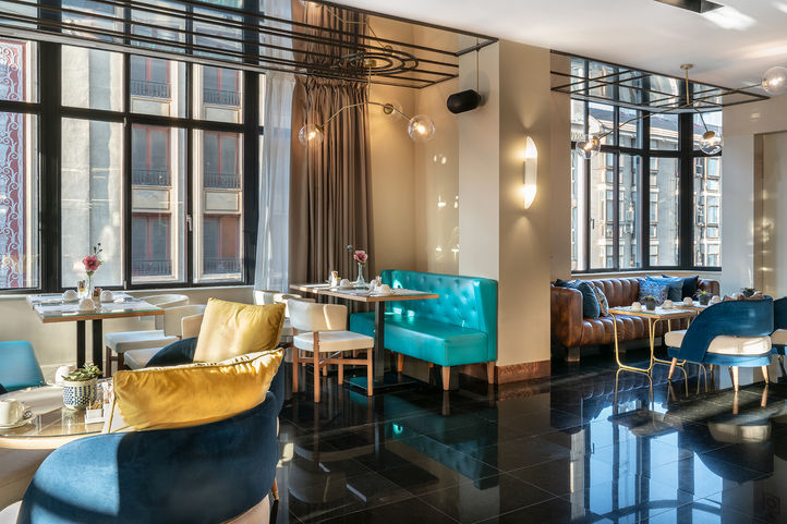 Hotel Vincci Capitol, situado en el emblemático edificio Schweppes de la Gran Vía de Madrid. Hotel en el corazón de Madrid. Edificio Capitol Madrid. Hotel centro de Madrid. David Montero fotógrafo de interiores y hoteles.