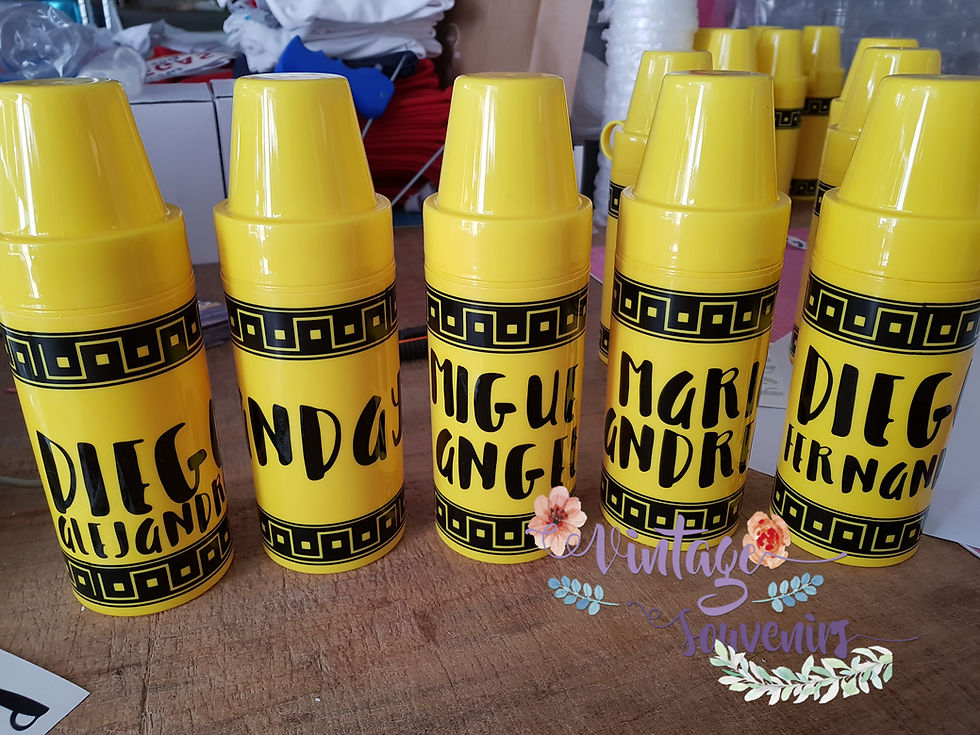Miniatura: CILINDRO EN FORMA DE CRAYOLA