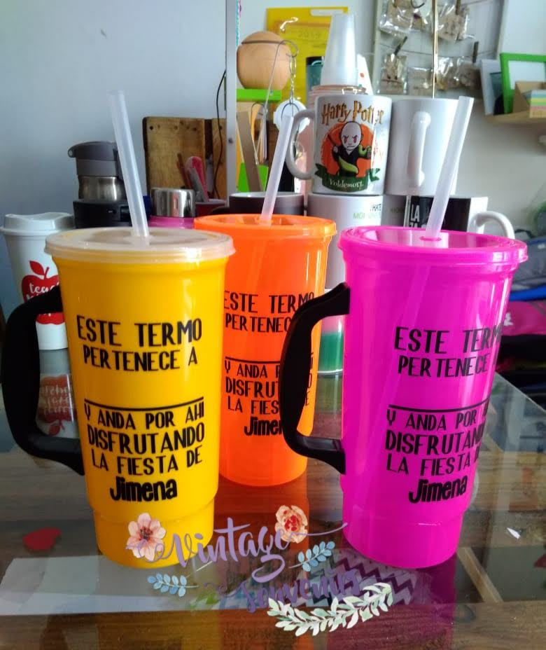 Miniatura: VASO PLASTICO DE 1 LITRO CON ASA BACHELOR