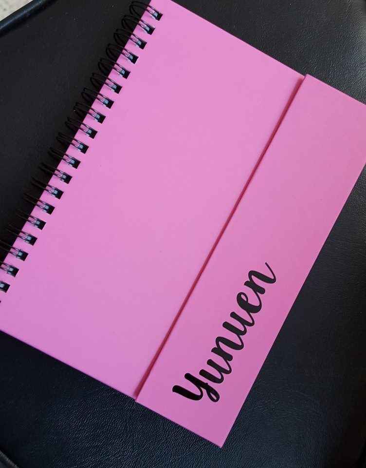 Miniatura: LIBRETA CON POST IT Y BOLÍGRAFO