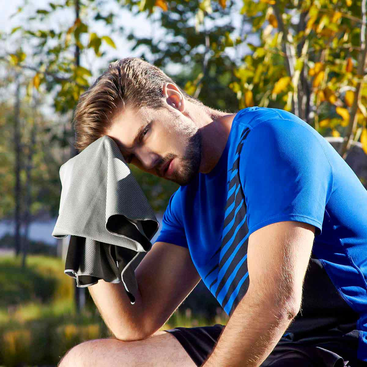 25PZAS TOALLA DEPORTIVA CON SISTEMA DE ENFRIAMIENTO DE CONTACTO "LUG"