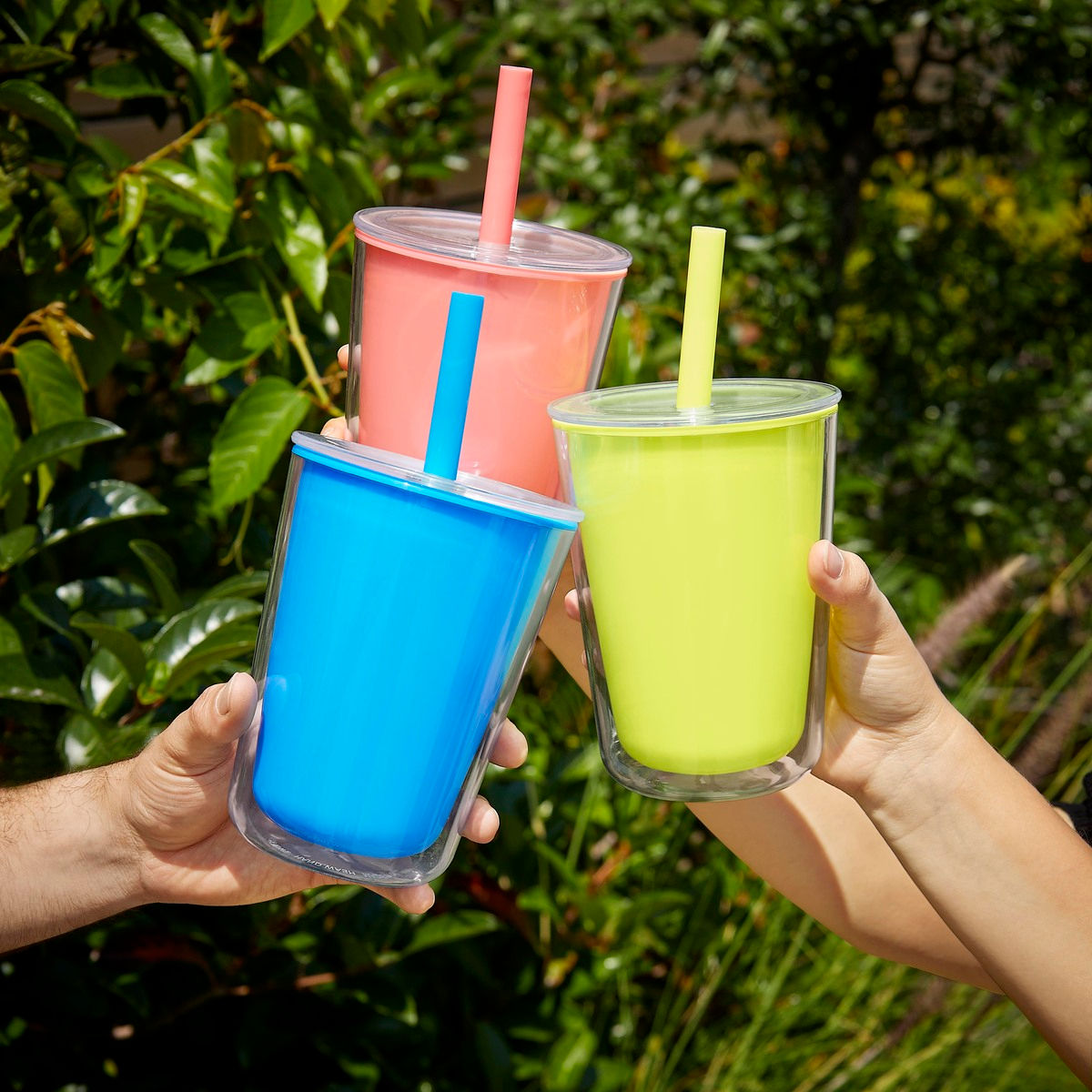 VASO PLÁSTICO DOBLE PARED MINI 700ML "ELI"- ESTILO Y FUNCIONALIDAD