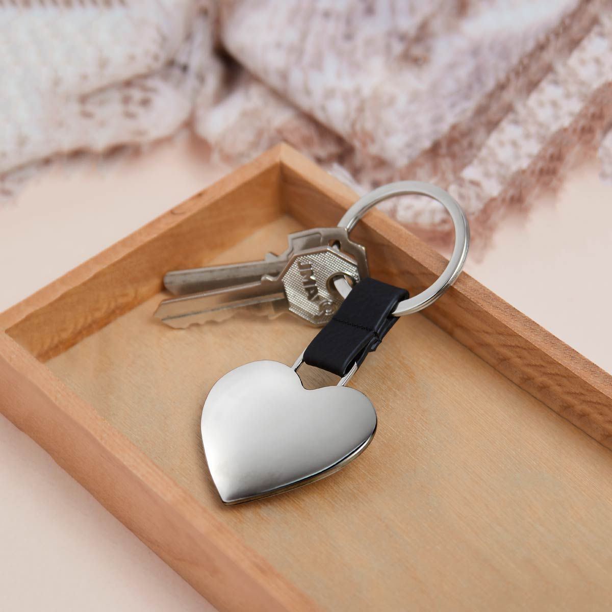 Llavero de Metal en Forma de "Corazón Wetar" – Elegancia y Funcionalidad en un Detalle Único