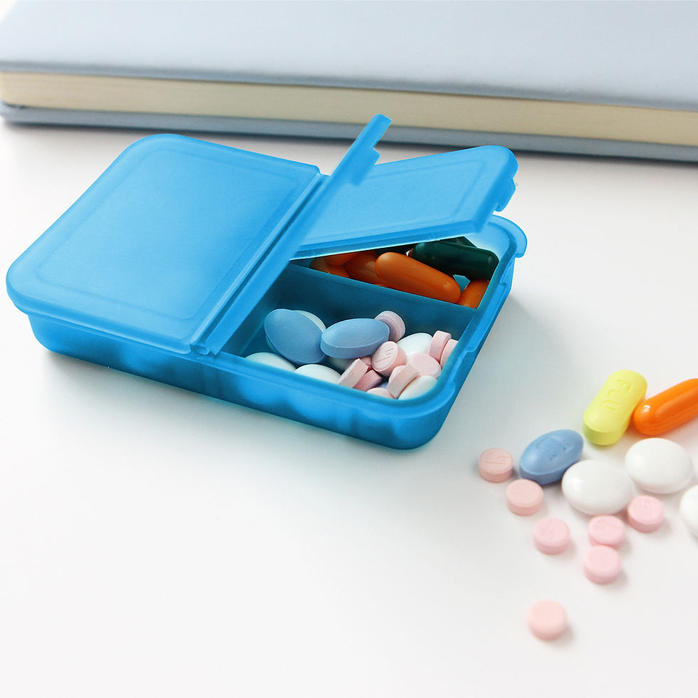 50PZAS PASTILLERO DE PLÁSTICO CON BROCHE SEMANAL "BLOC"