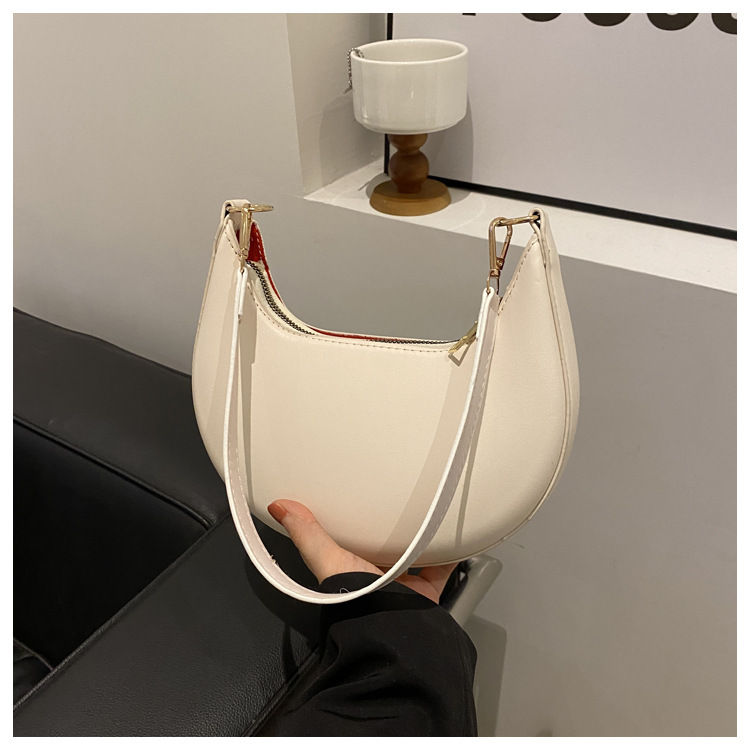 Thumbnail: New Fashionable High-end Moon-shaped Baseball Bag Showing Luxury Women's Single 