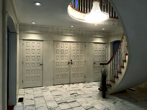 32_Inside_1.jpg