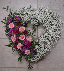 Gypsophila Heart w Mixed Spray