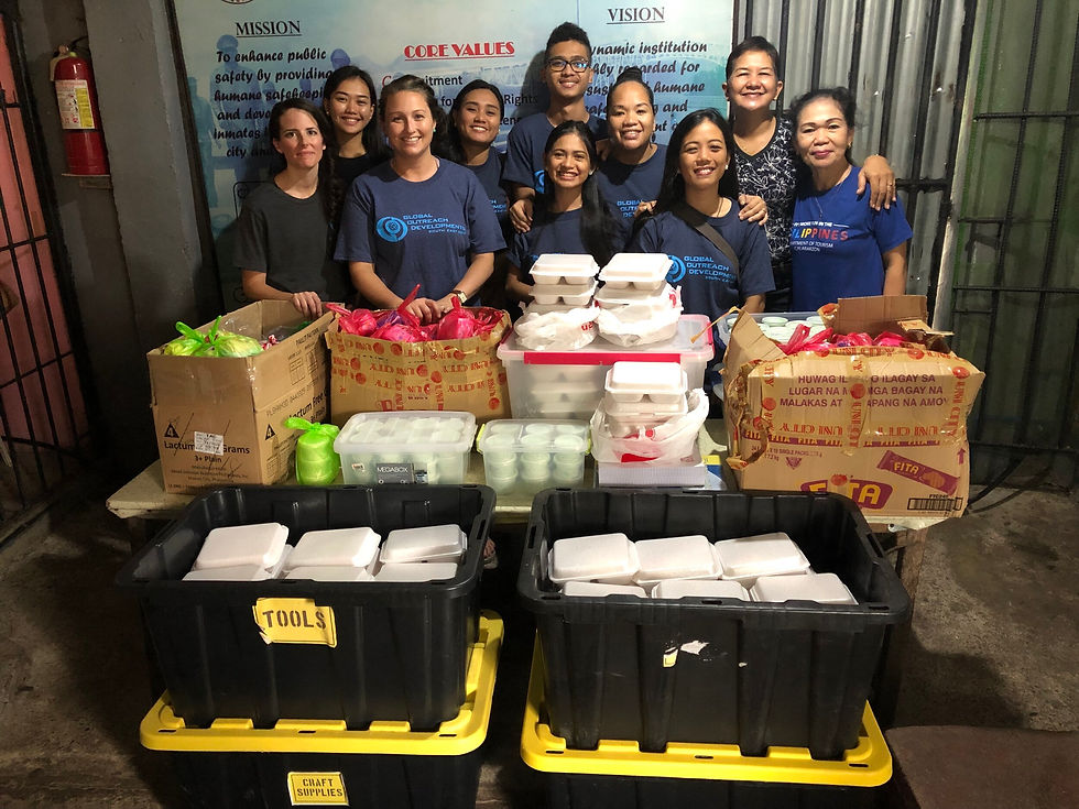 Every week, Rina and her team of Tahanan volunteers and G.O.D. personnel deliver a fresh, nutritious meal to one entire ward of prisoners. The team makes the meal themselves.