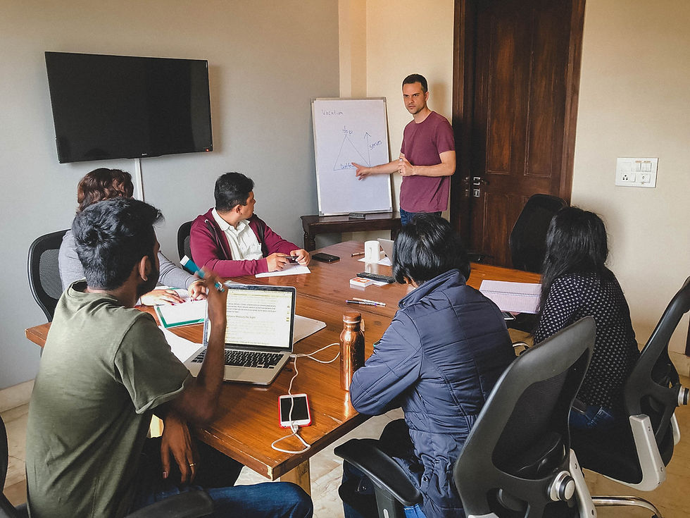 Jeff Sherrod teaches from Mark 10 in preparation for a seminar on effective service.