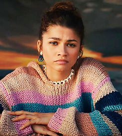 zendaya-pendientes-firma-espanola-joyas-super-bowl-elle-00-1644755696_edited.jpg