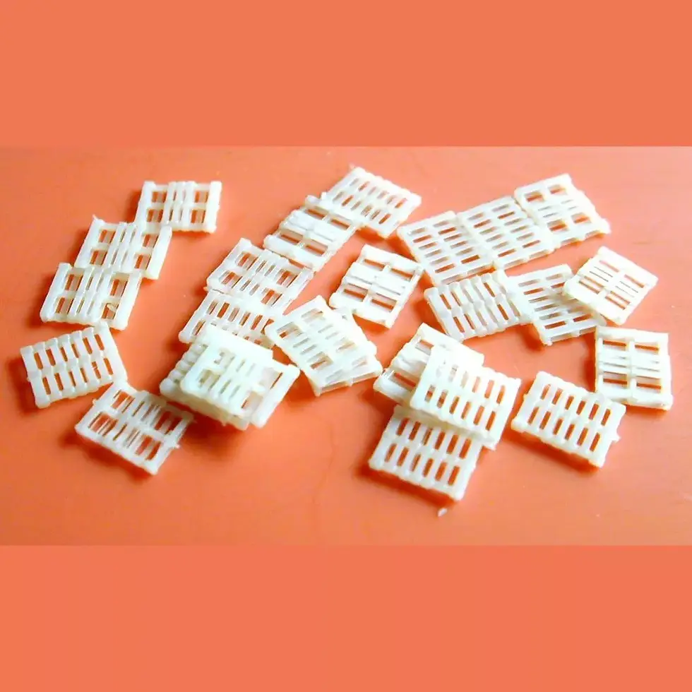 PALLETS 48" X 40" 4 WAY Qty 24 RESIN 1/220 Z SCALE