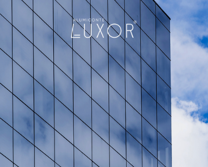 Sistema para fachadas stick reúne perfis com montagem facilitada