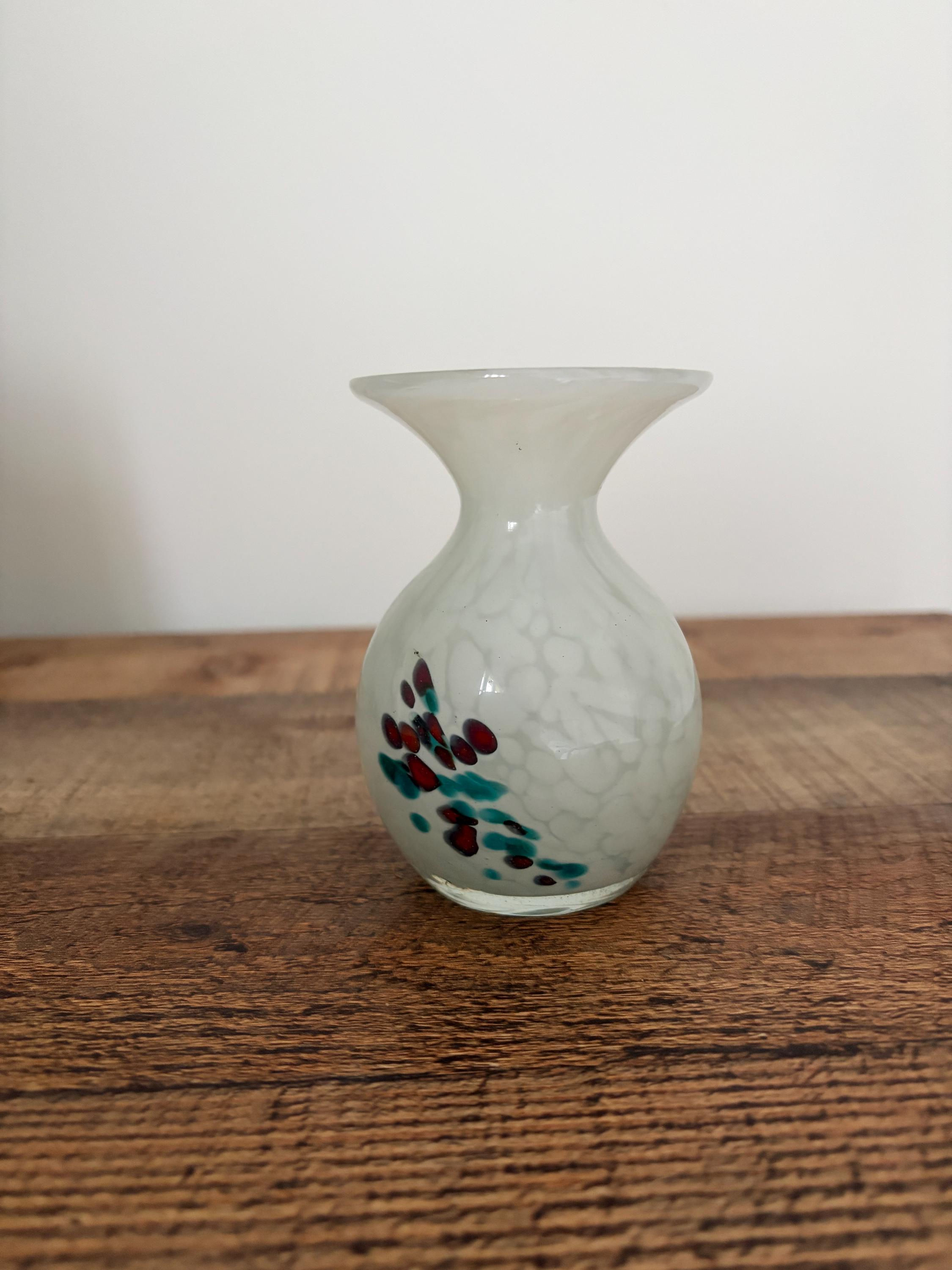 Signed Mdina Glass Malta Bud Vase White Mottled Art Glass Vintage 10.5cm