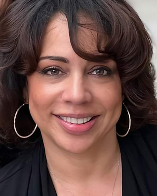 Melanie head shot.jpg