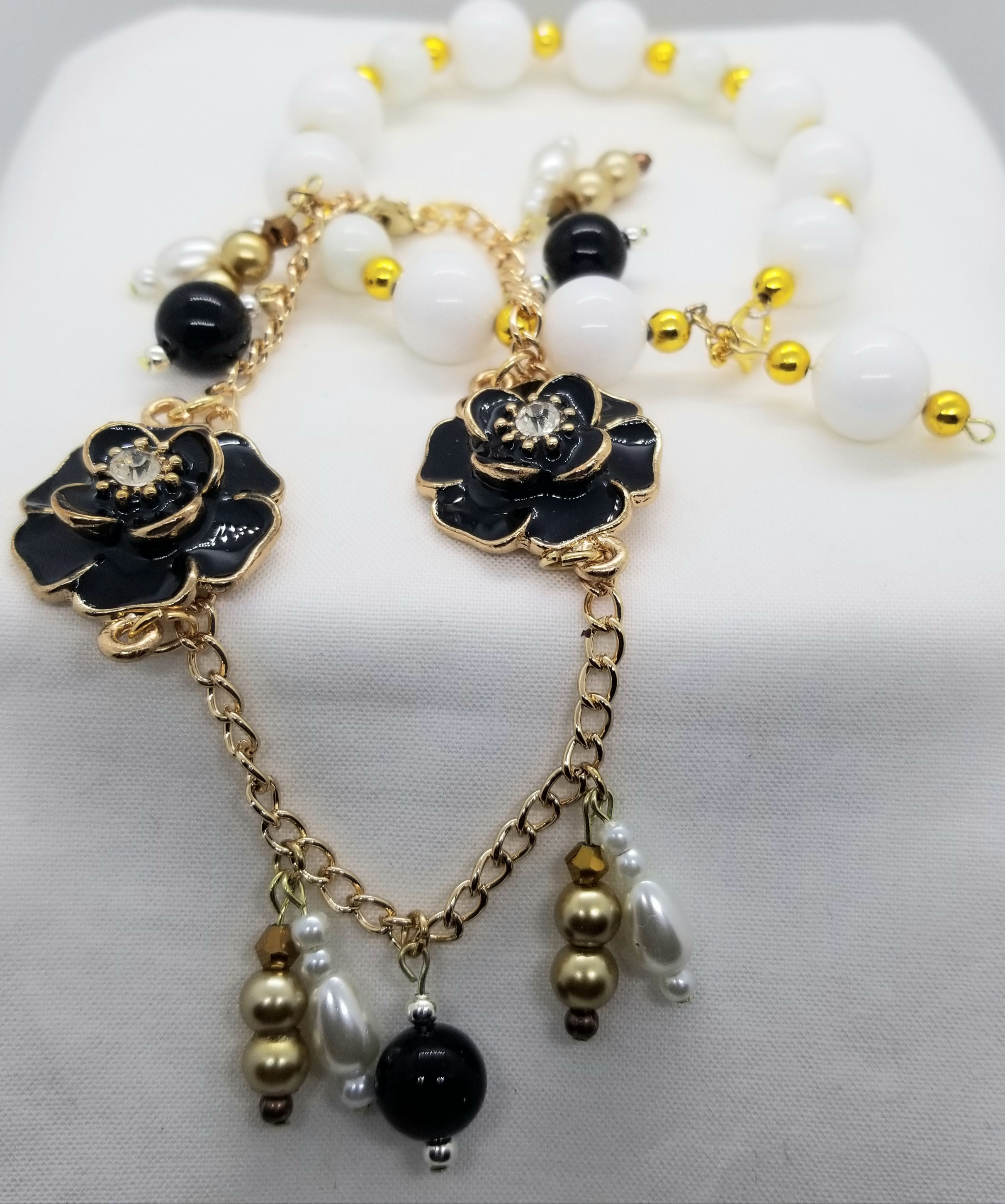 2 pcs bracelets B&W