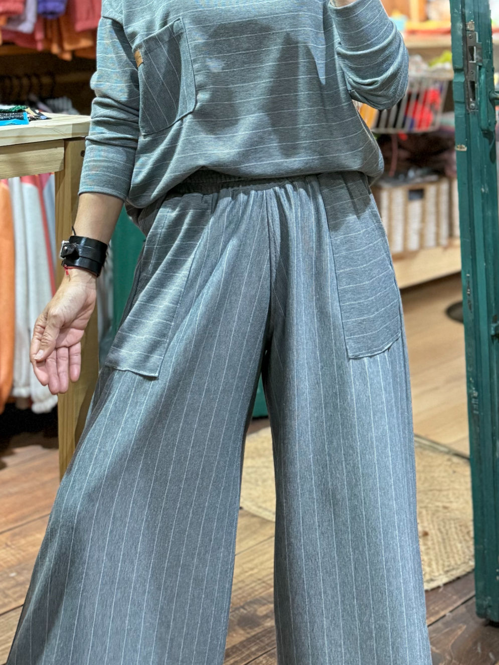 pantalon nube rayado gris