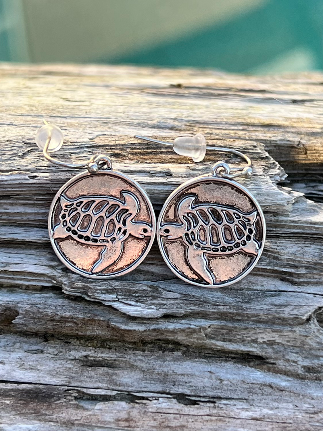 Beautiful Turtle Earrings / 1.25 lenght 