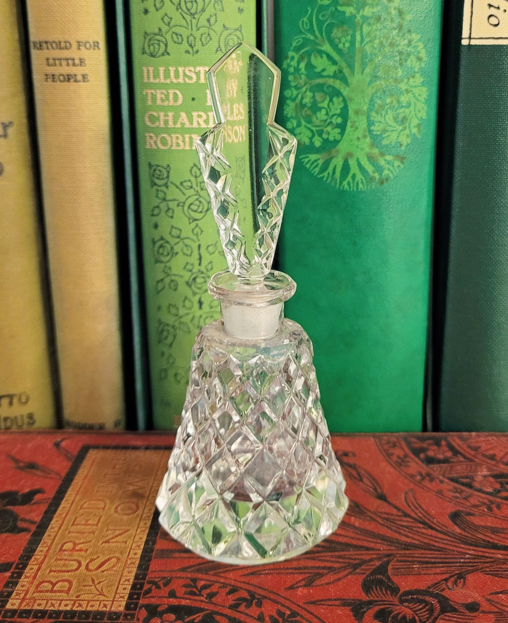 The Diamond-Cut Kaleidoscope Perfume Bottle 💎