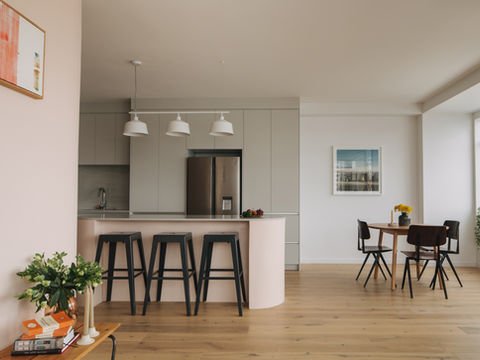 AUCKLAND APARTMENT