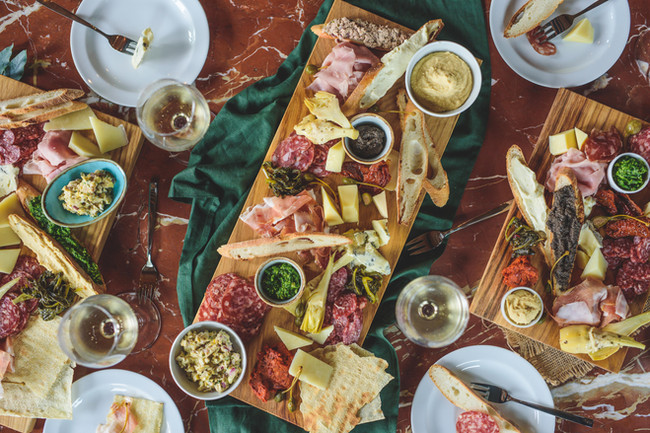 NOON BISTRO