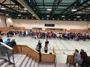 Wahnsinn - Völkerballturnier mit Herz: 75 neue DKMS-Registrierungen in der Schützenplatzhalle